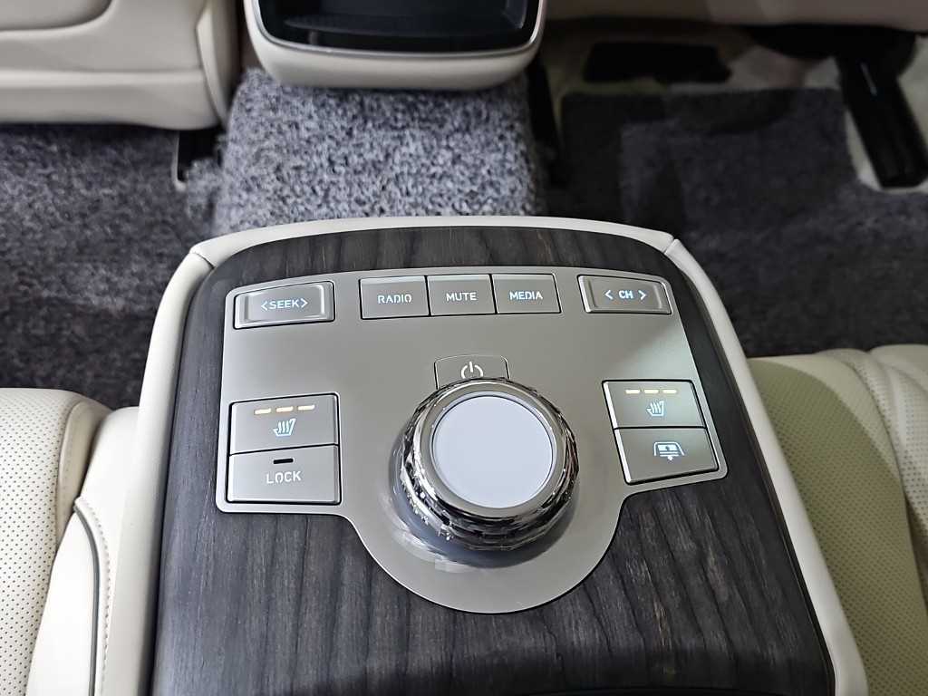 Genesis G80 — photo 15
