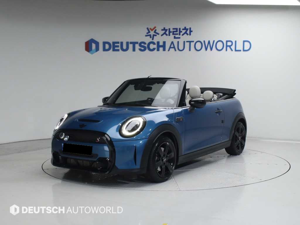 Mini Cooper Convertible — photo 01