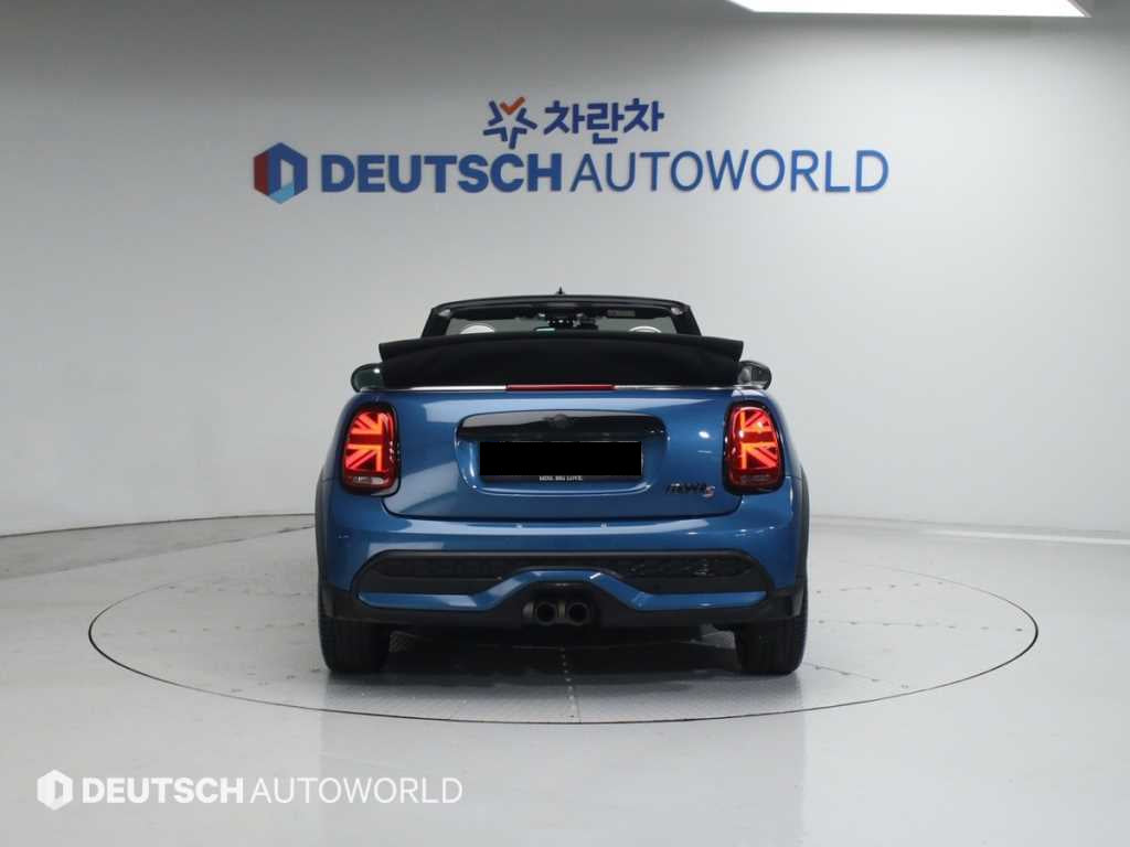 Mini Cooper Convertible — photo 04