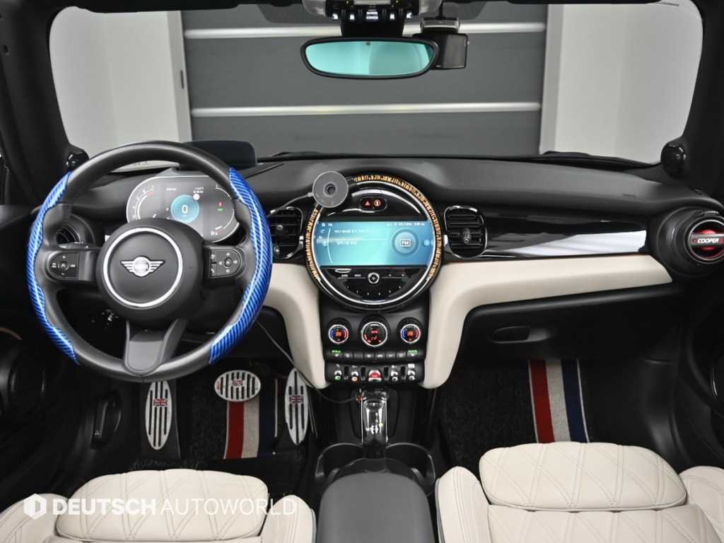 Mini Cooper Convertible — photo 07
