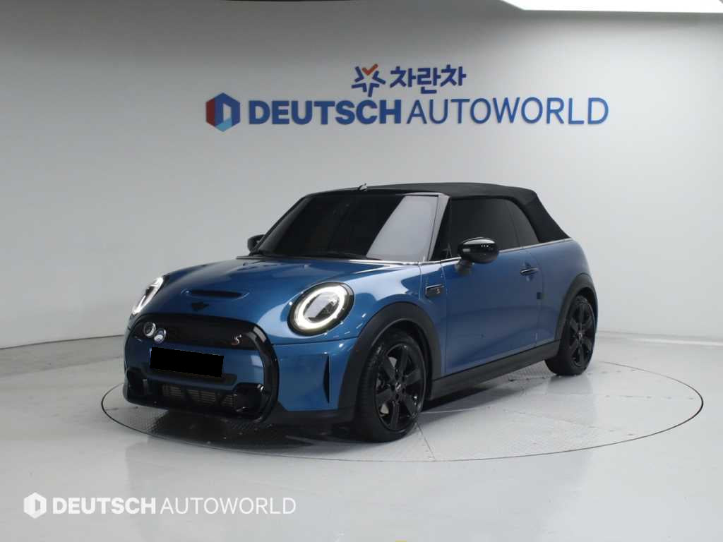 Mini Cooper Convertible — photo 19