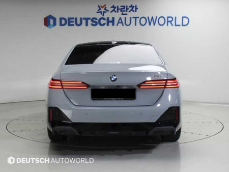 BMW 5-Series — photo 04