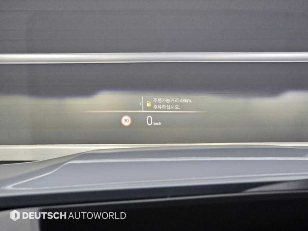 BMW 5-Series — photo 17