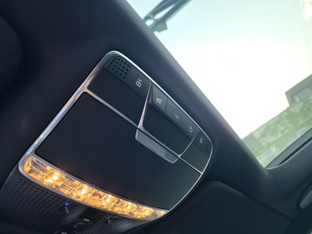 Mercedes-Benz S-Class — photo 12