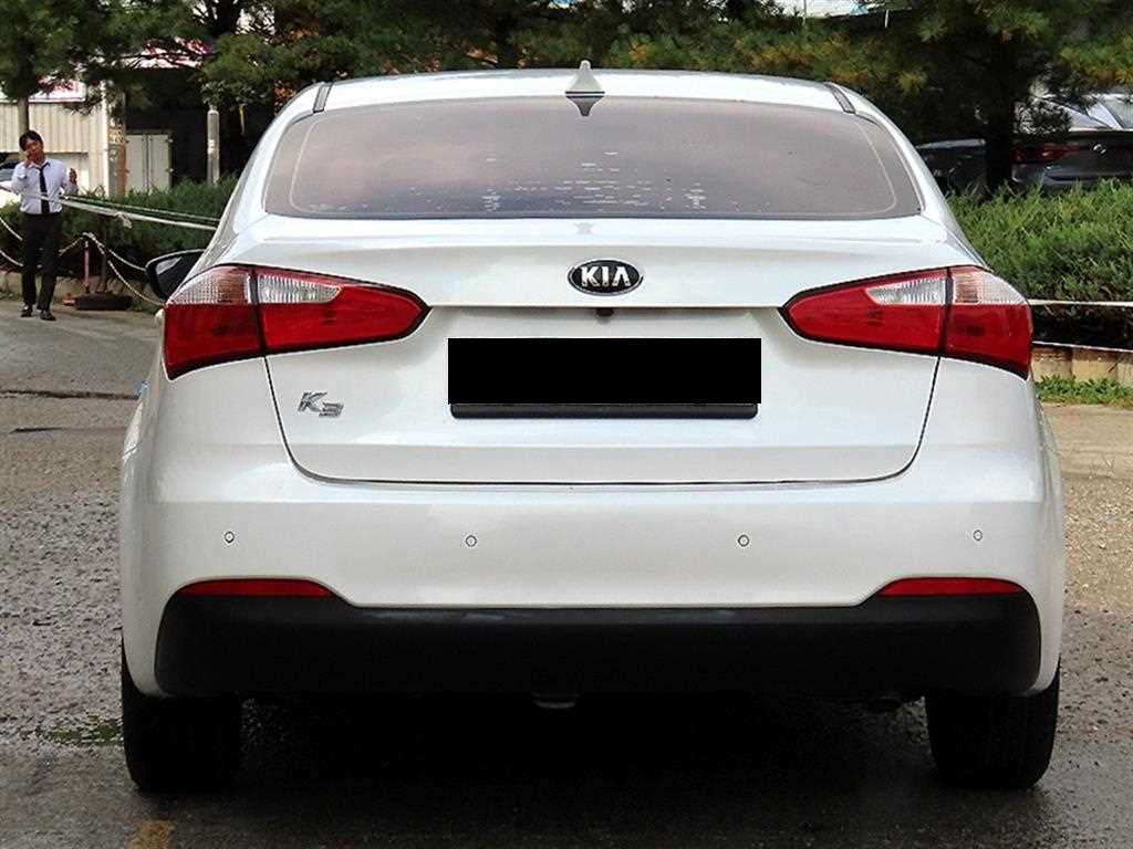 Kia K3 — photo 03