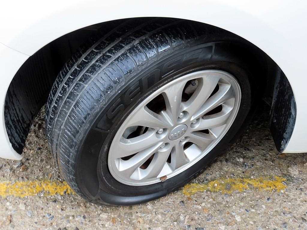 Kia K3 — photo 19