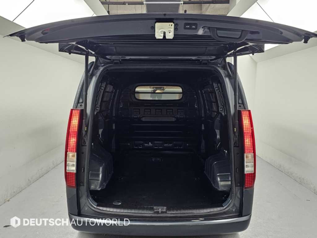 Hyundai Staria — photo 19