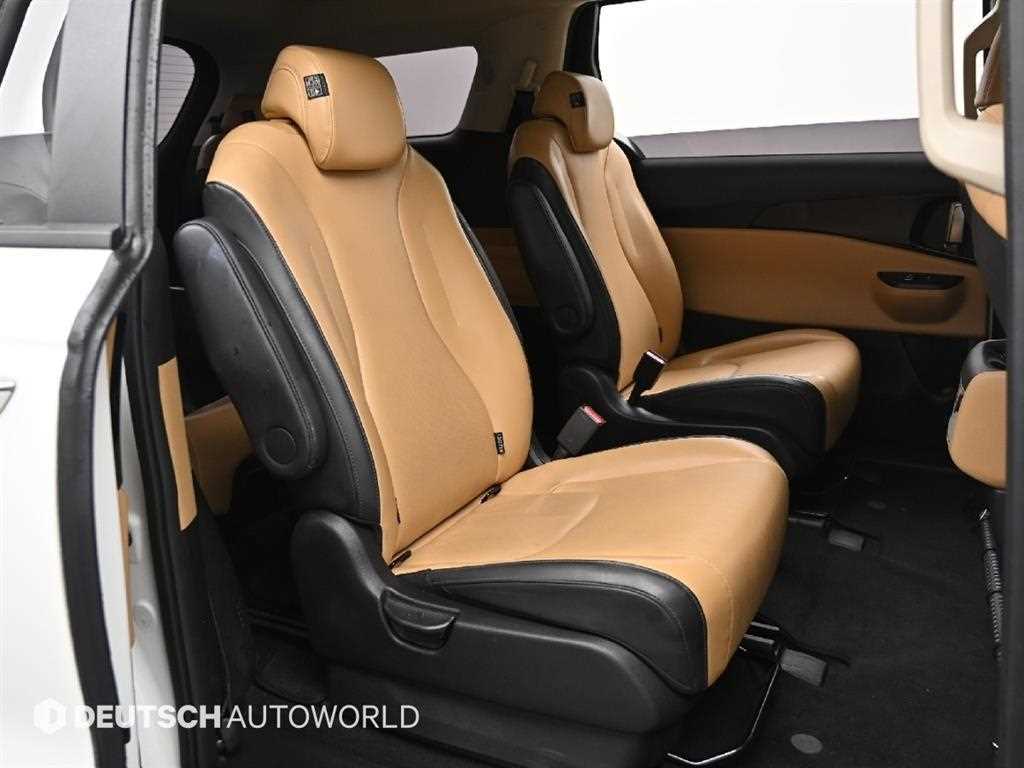 Kia Carnival — photo 12