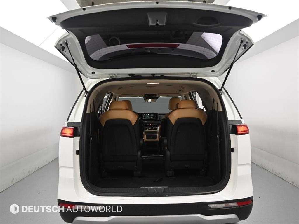 Kia Carnival — photo 19