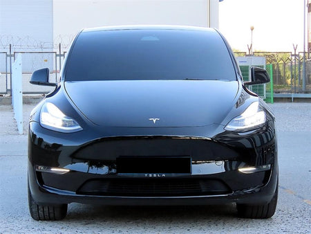 Tesla Model Y — photo 01