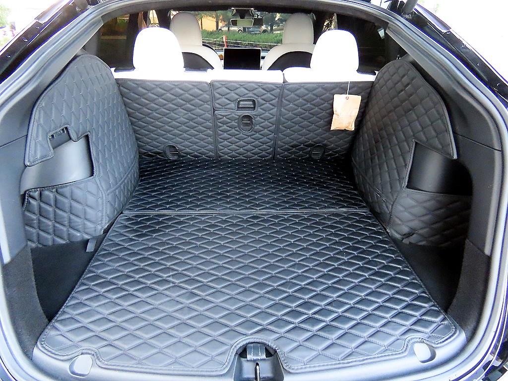 Tesla Model Y — photo 17