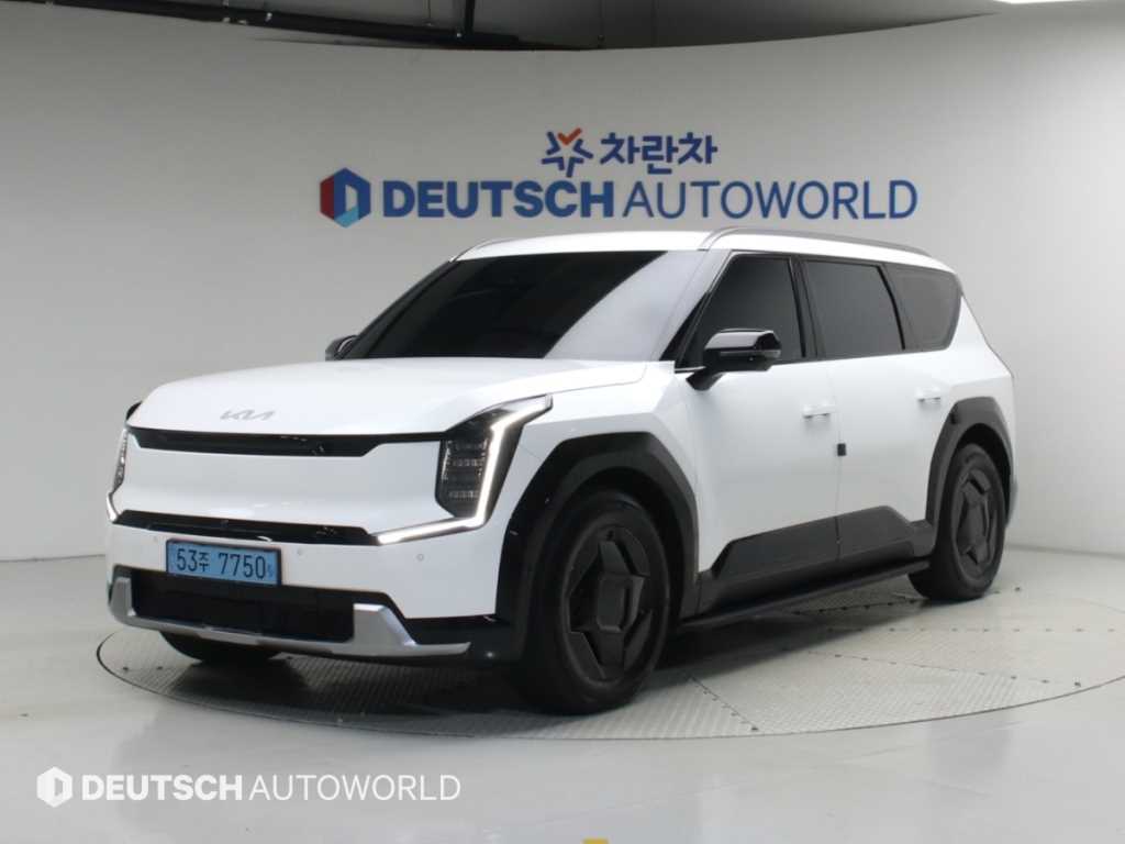 Kia EV9 — photo 01