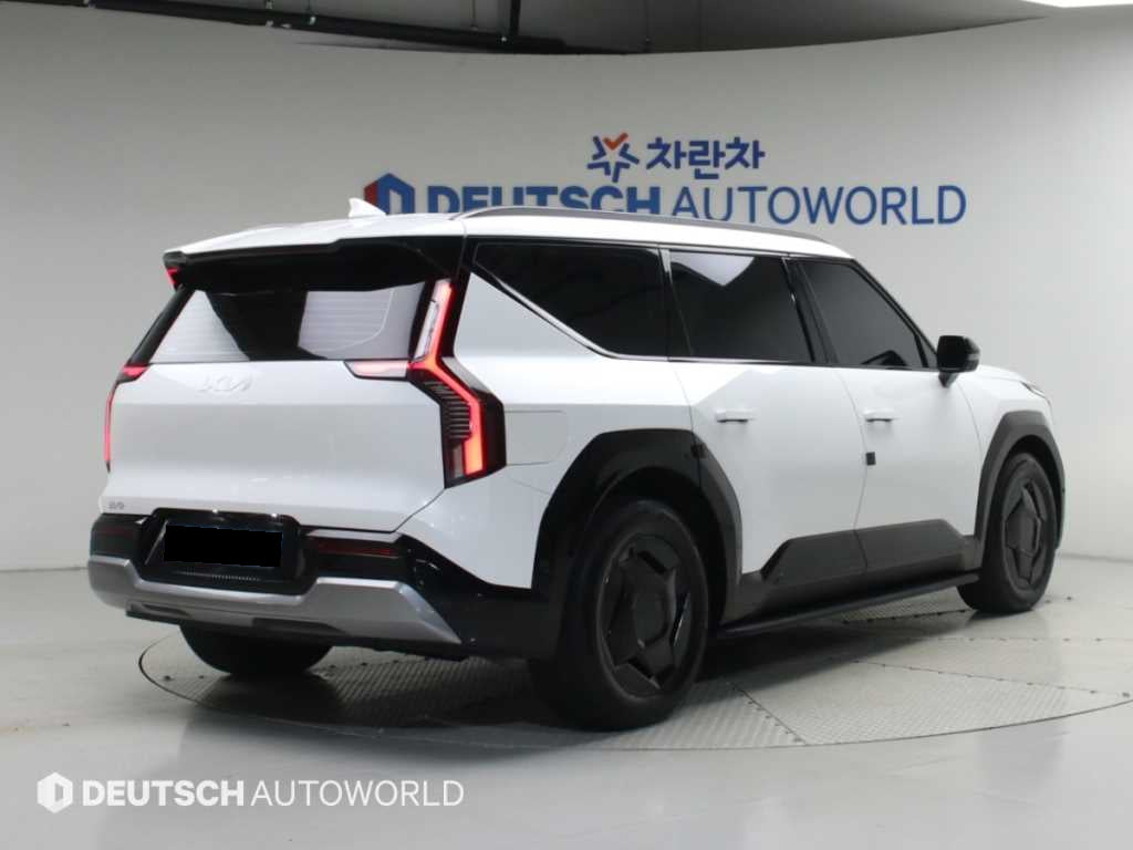 Kia EV9 — photo 02