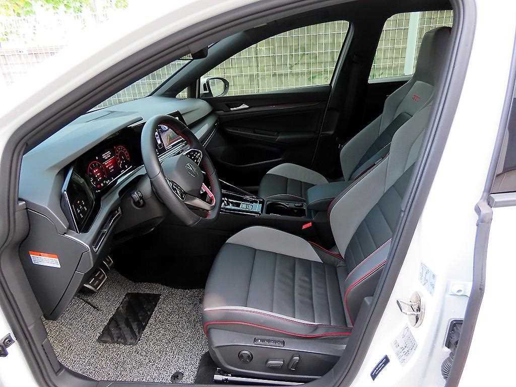 Volkswagen Golf — photo 05