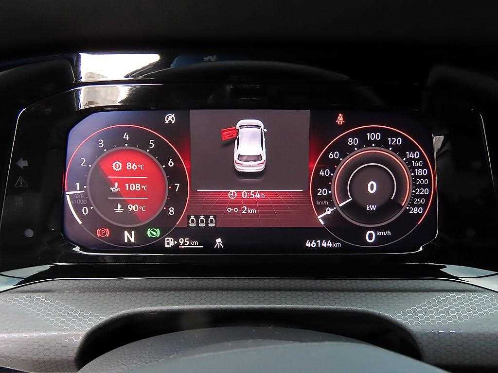 Volkswagen Golf — photo 09