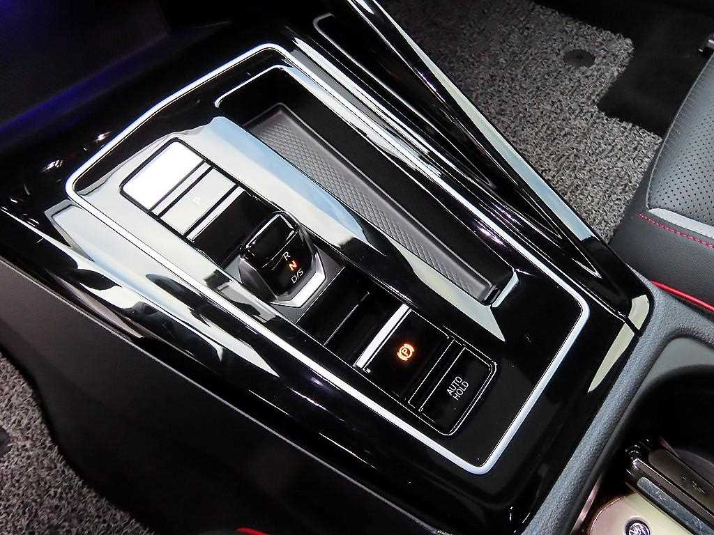 Volkswagen Golf — photo 11
