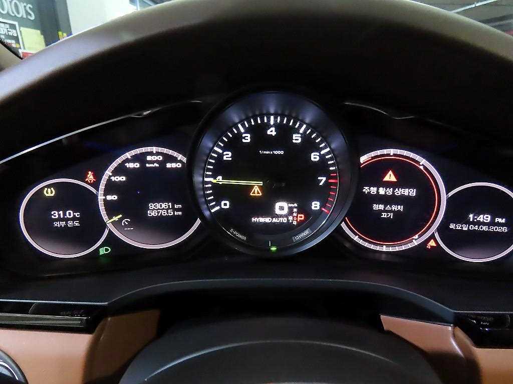 Porsche Cayenne — photo 09