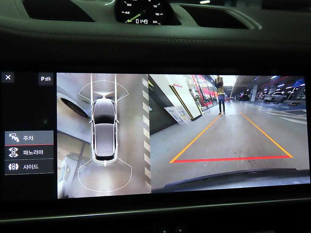 Porsche Cayenne — photo 14