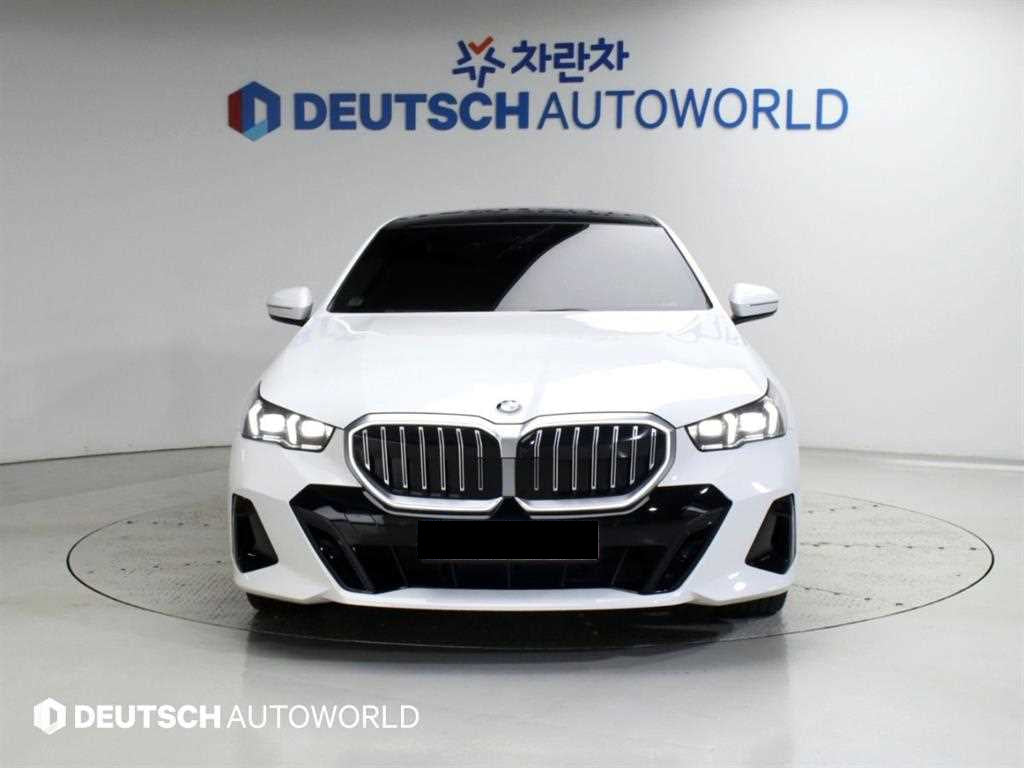 BMW 5-Series — photo 03