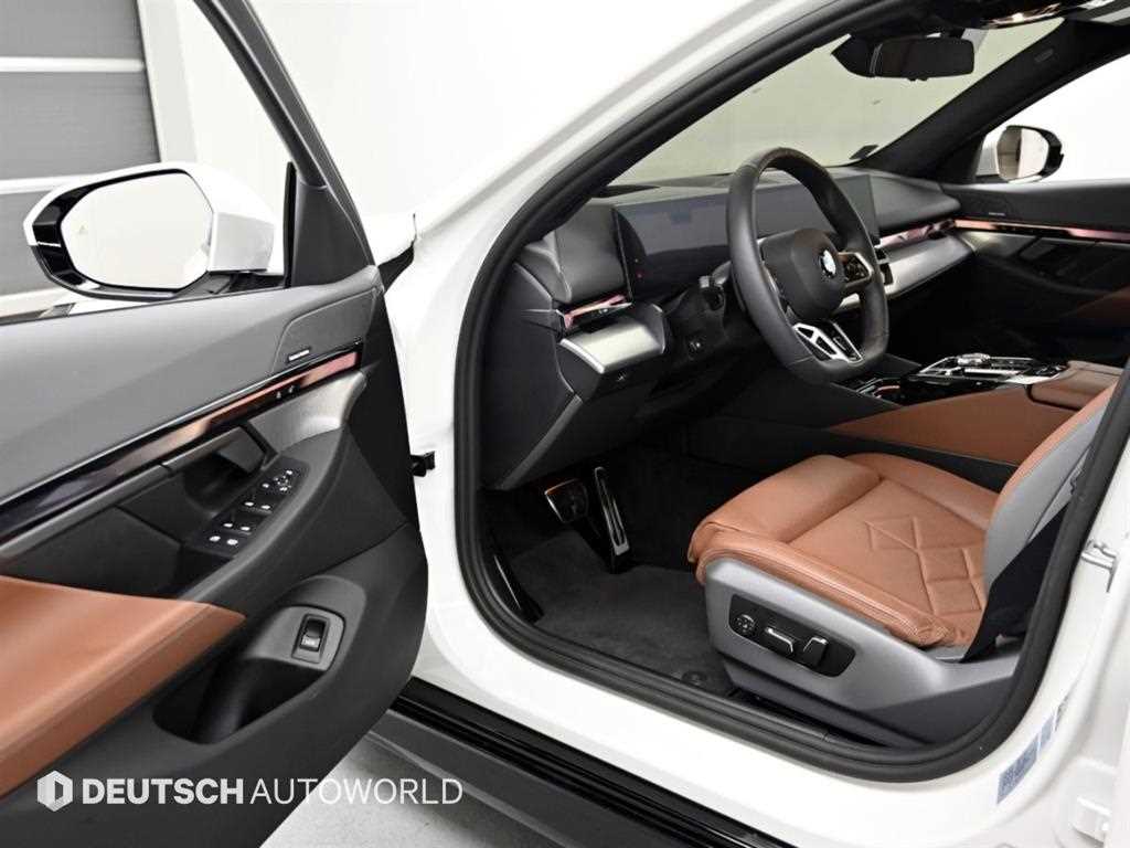 BMW 5-Series — photo 08