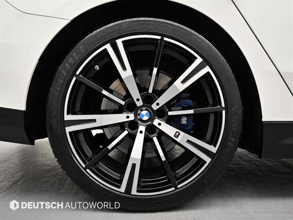 BMW 5-Series — photo 18