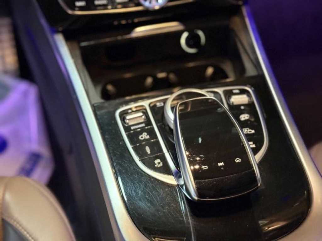 Mercedes-Benz G-Class — photo 12