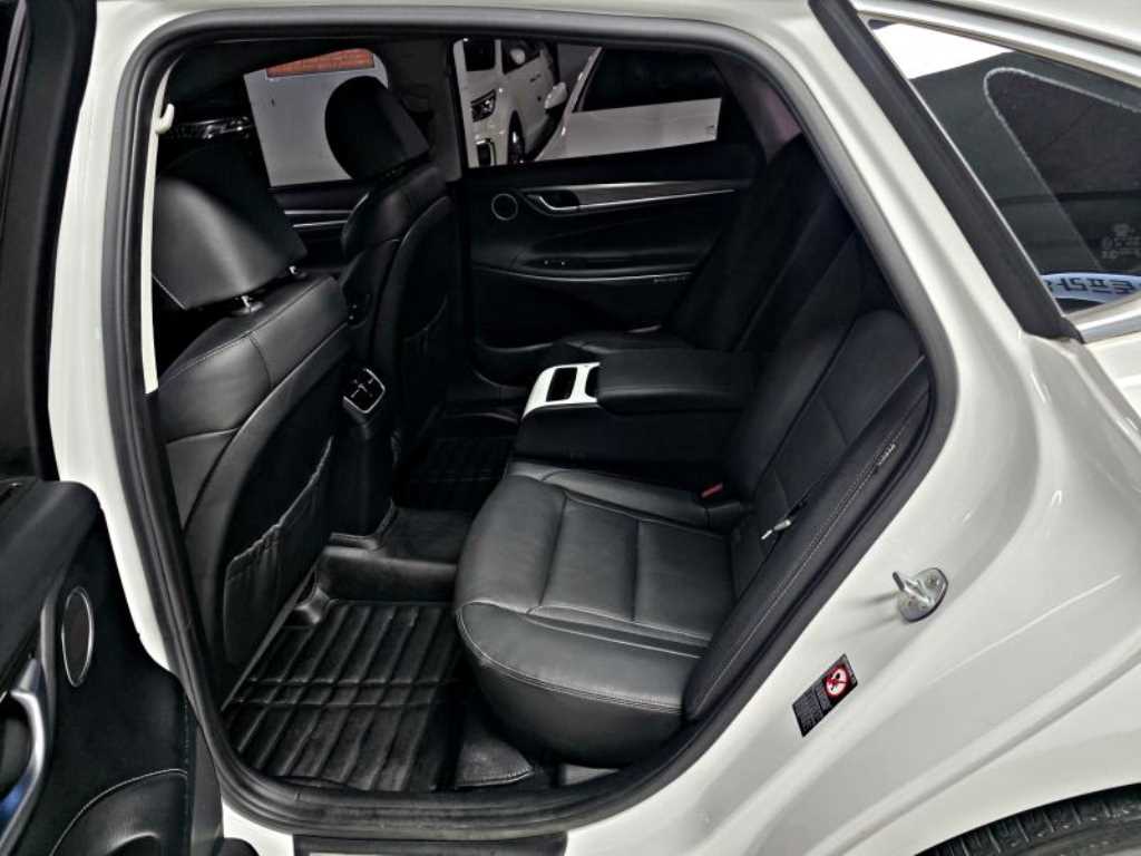 Hyundai Grandeur — photo 08