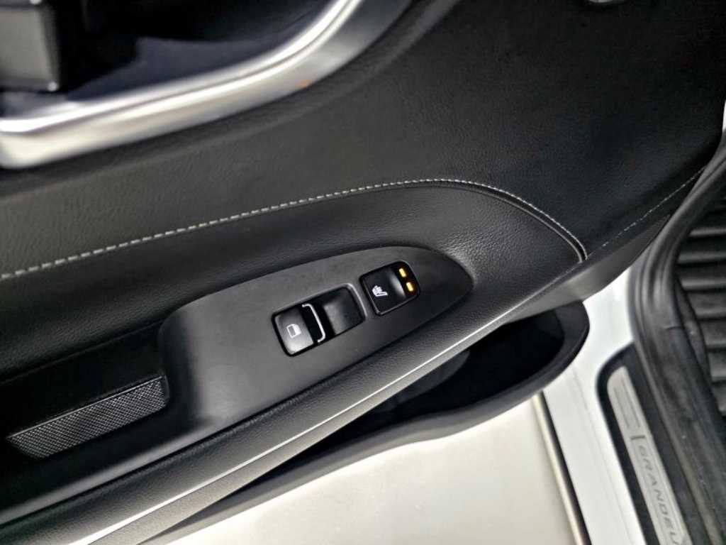 Hyundai Grandeur — photo 19