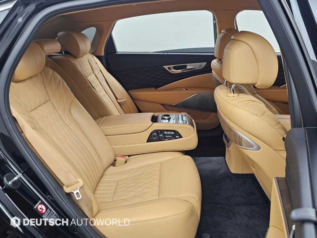 Kia K9 — photo 12