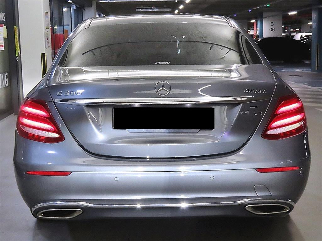 Mercedes-Benz E-Class — photo 05
