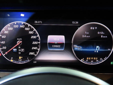 Mercedes-Benz E-Class — photo 09