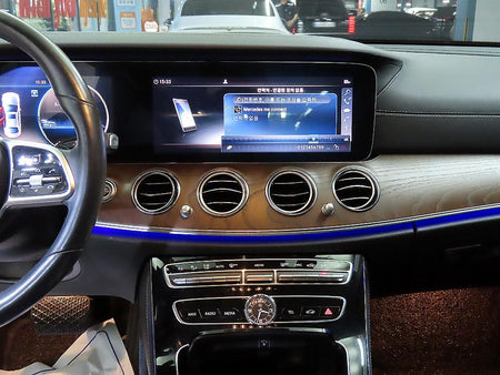 Mercedes-Benz E-Class — photo 11