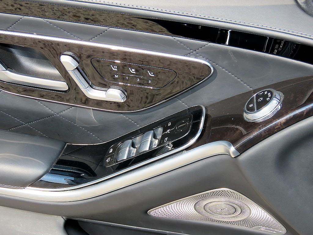 Mercedes-Benz S-Class — photo 12
