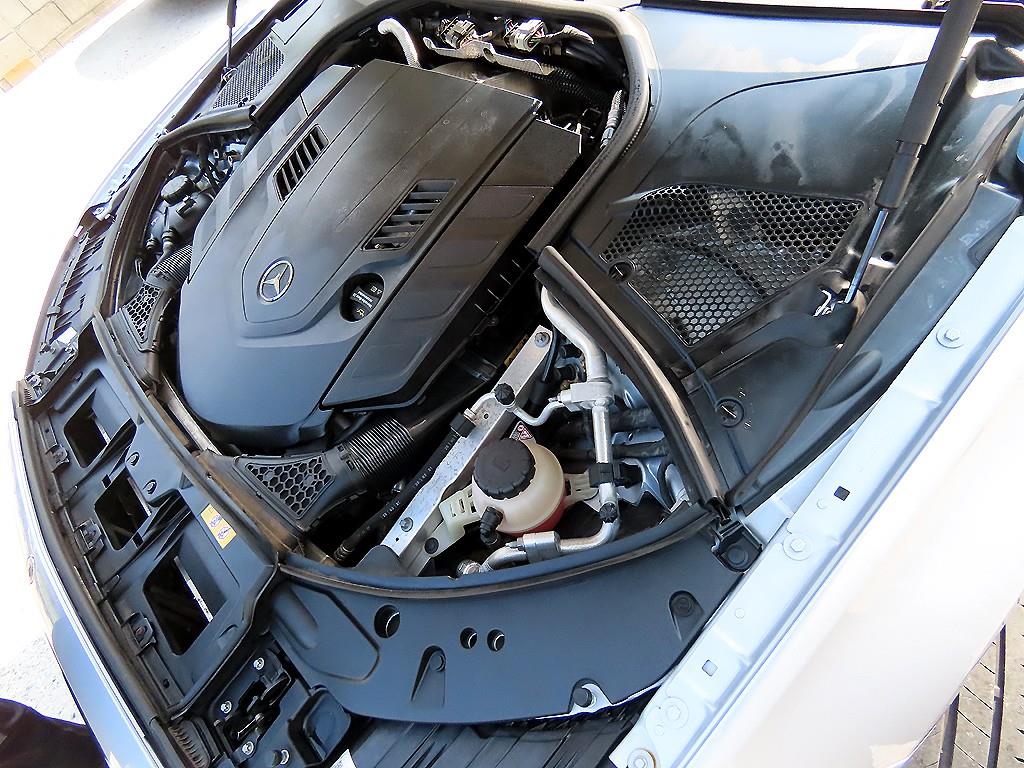 Mercedes-Benz S-Class — photo 19