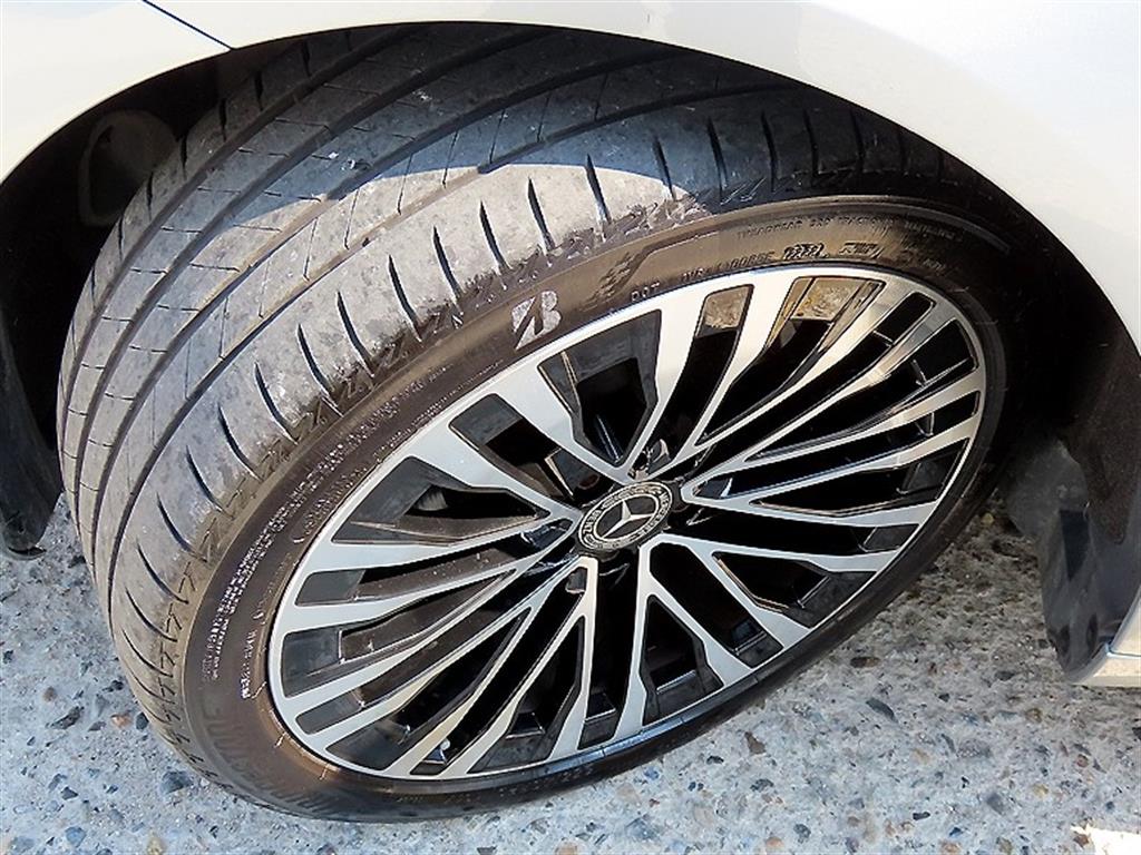 Mercedes-Benz S-Class — photo 20