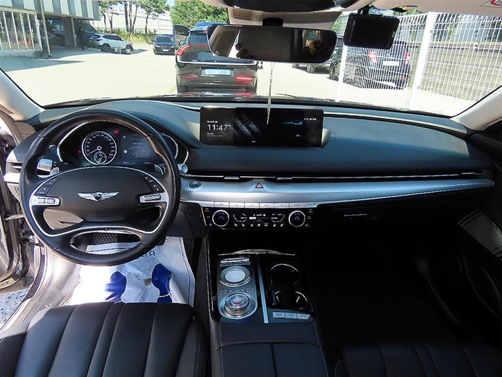 Genesis G80 — photo 07