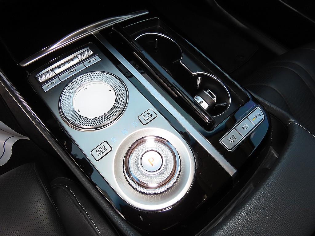 Genesis G80 — photo 10