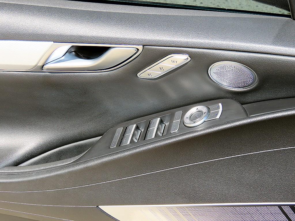 Genesis G80 — photo 11