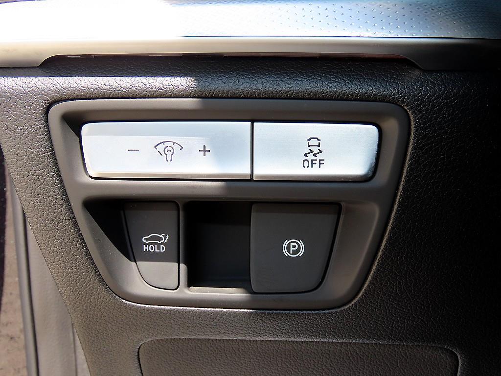 Genesis G80 — photo 12
