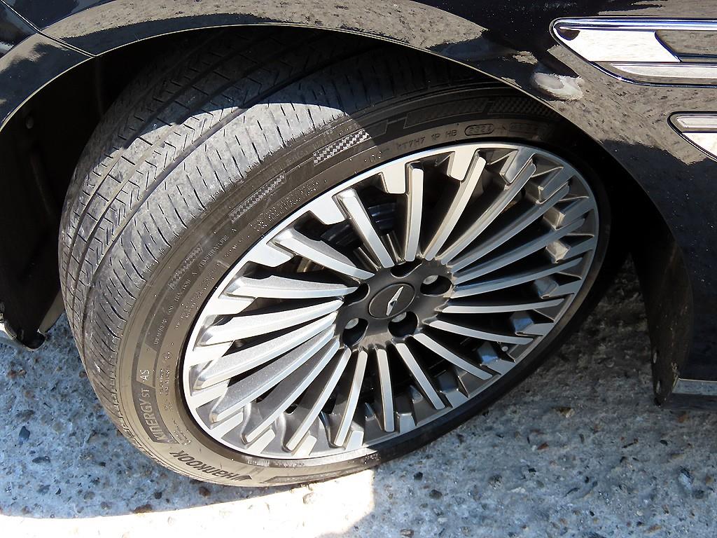 Genesis G80 — photo 20
