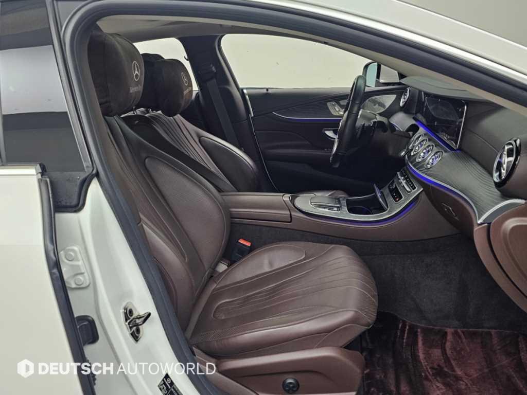 Mercedes-Benz CLS-Class — photo 10