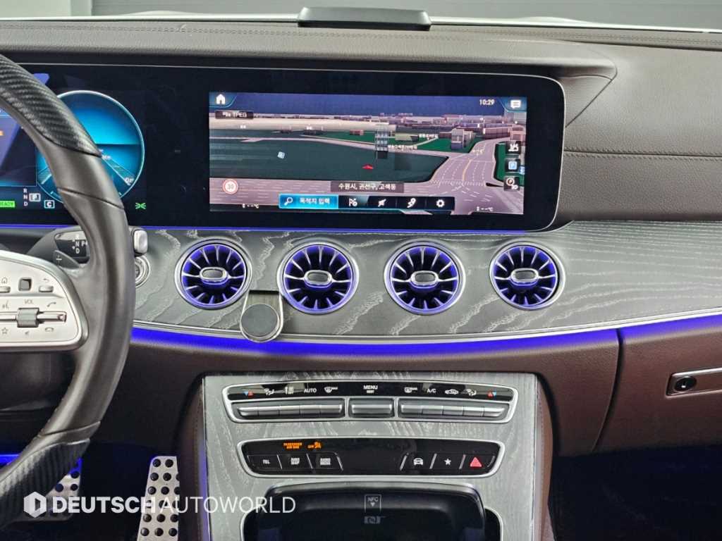 Mercedes-Benz CLS-Class — photo 14
