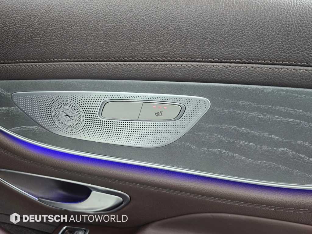 Mercedes-Benz CLS-Class — photo 16