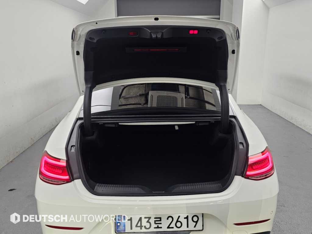 Mercedes-Benz CLS-Class — photo 19