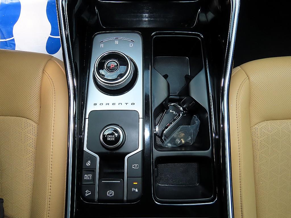 Kia Sorento — photo 10