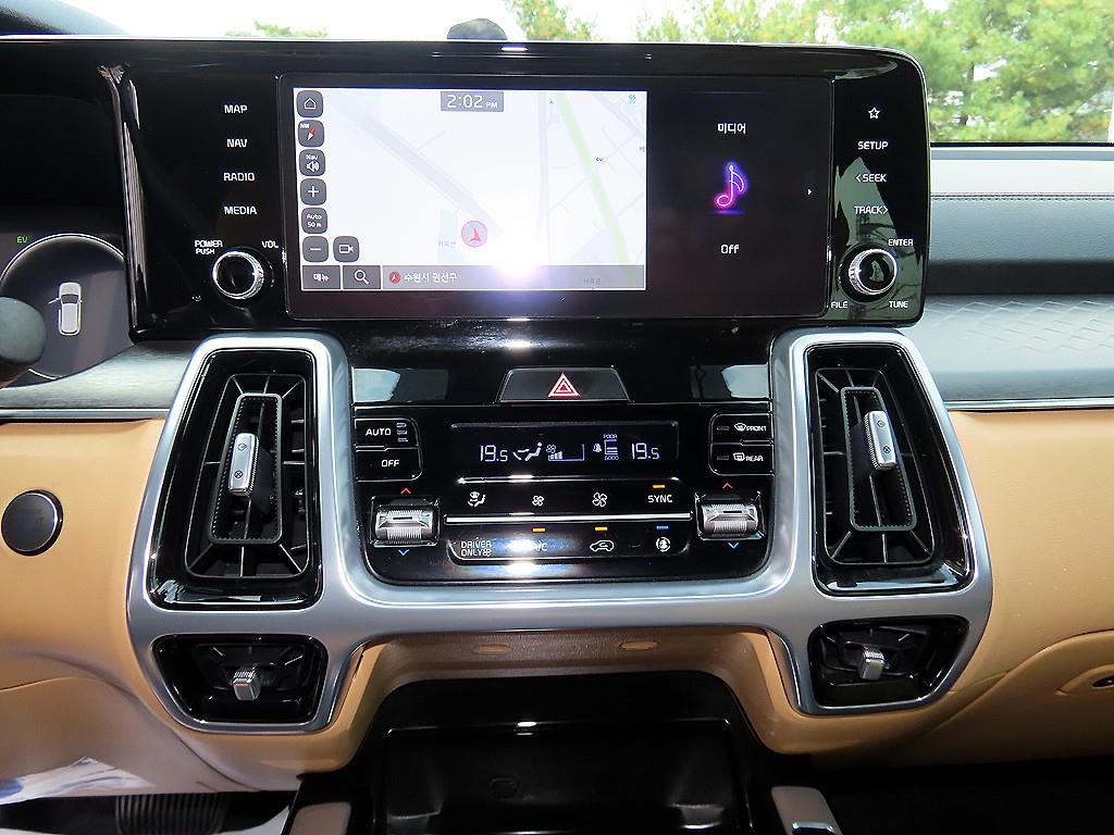 Kia Sorento — photo 13