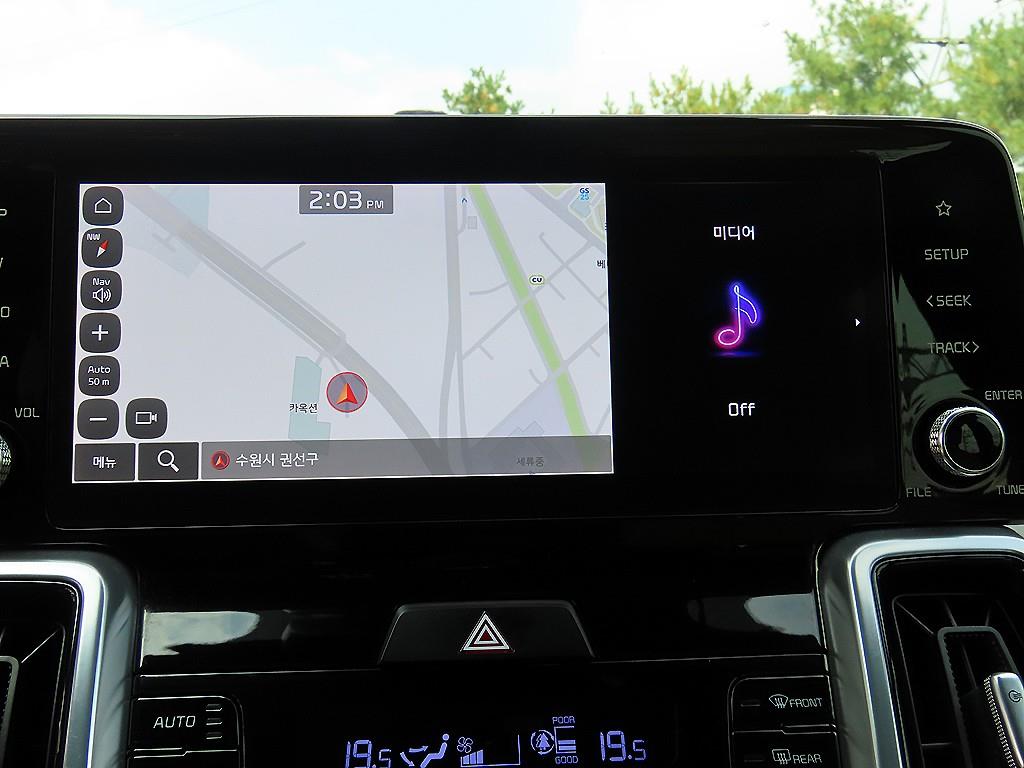 Kia Sorento — photo 14