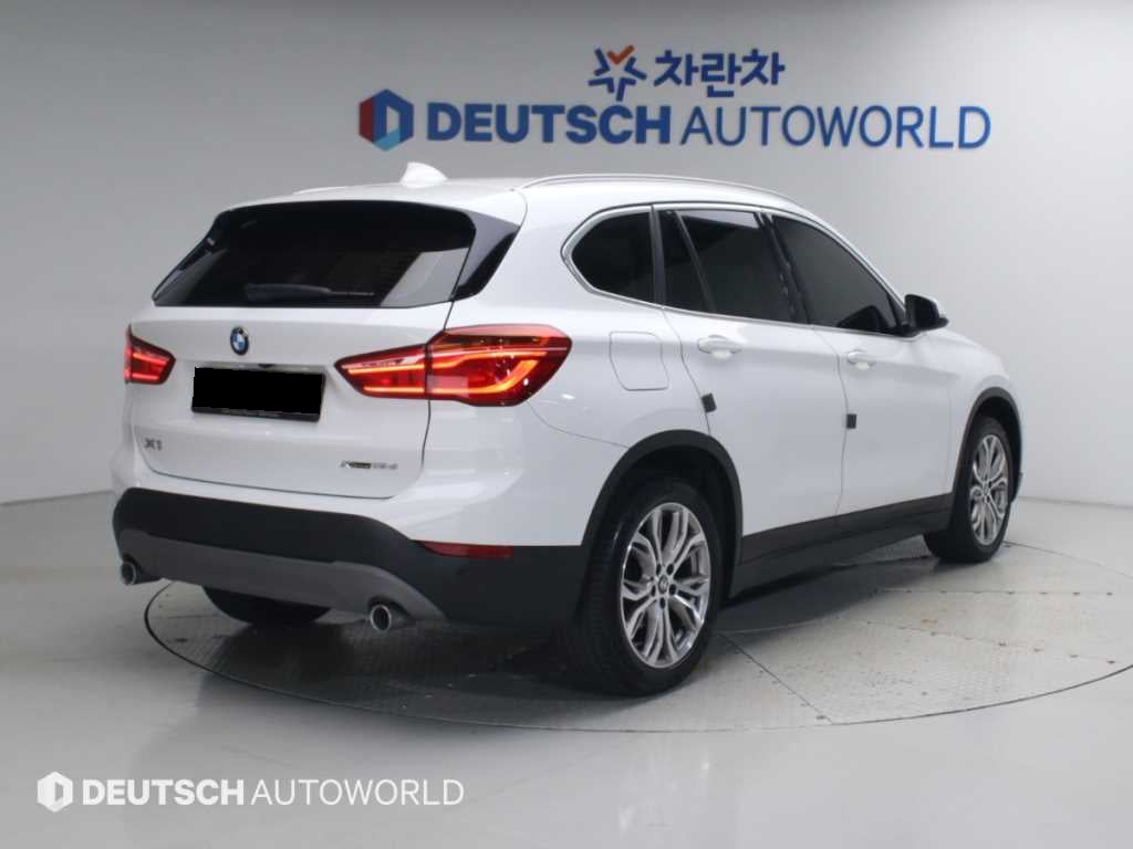 BMW X1 — photo 02