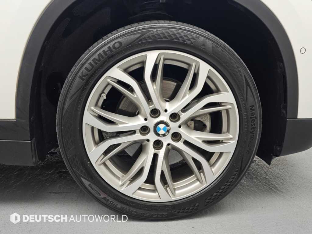 BMW X1 — photo 05