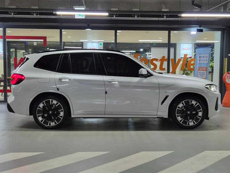 BMW iX3 — photo 03